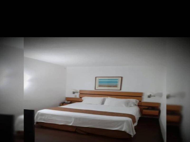 CUARTA AVENIDA SUITES image