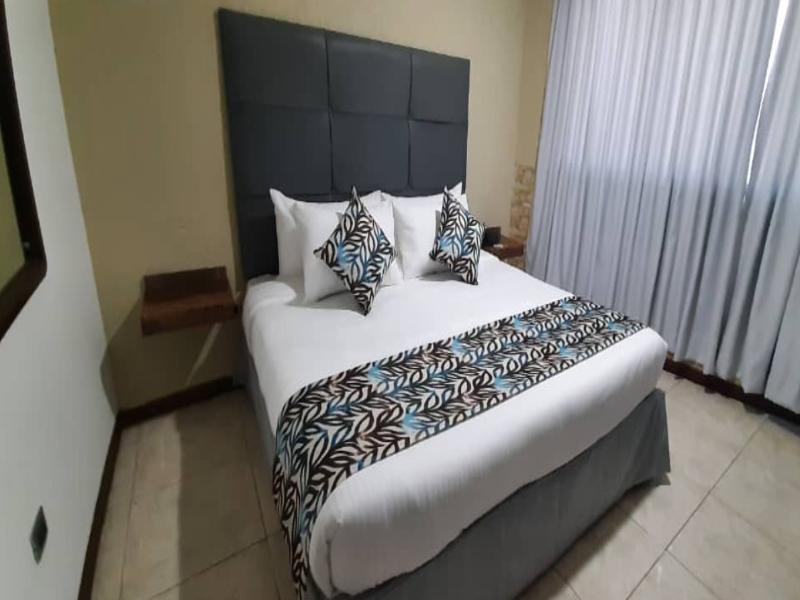 Miramar Suites image