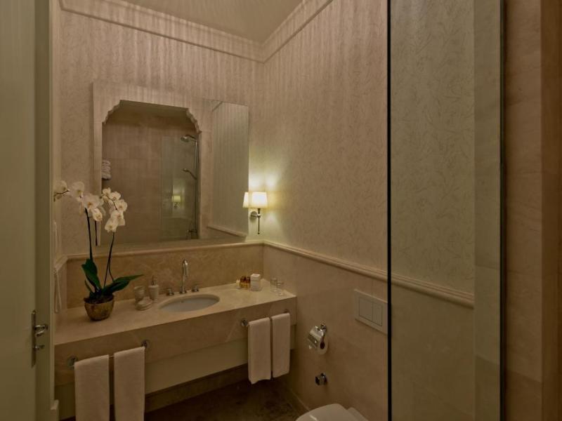 Vialand Palace Hotel image