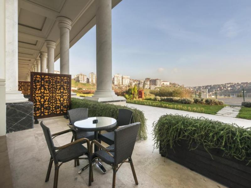 Vialand Palace Hotel image