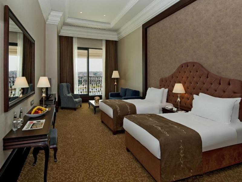 SUITE CITY VIEW