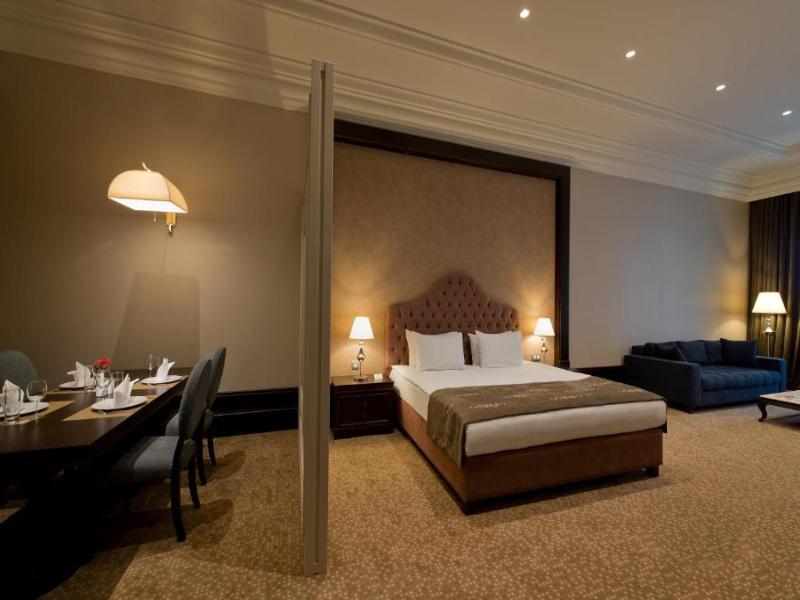Vialand Palace Hotel image