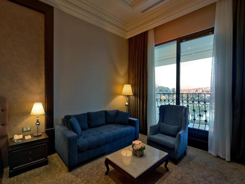 Vialand Palace Hotel image