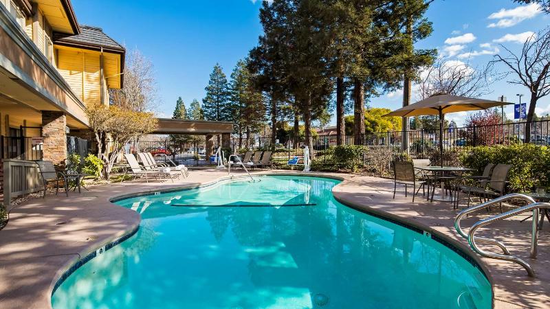 Best Western John Muir Inn image