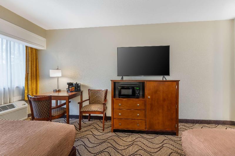 Best Western John Muir Inn image