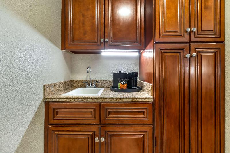 Best Western John Muir Inn image