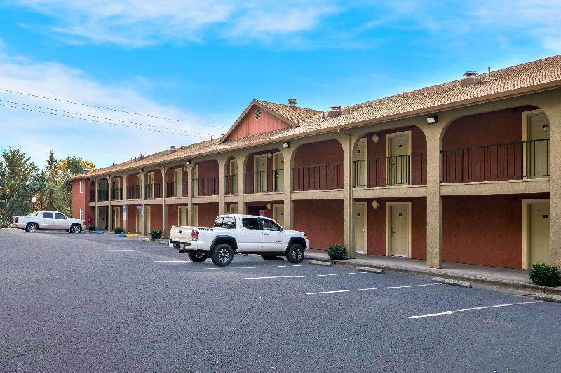Best Western Willits Inn image