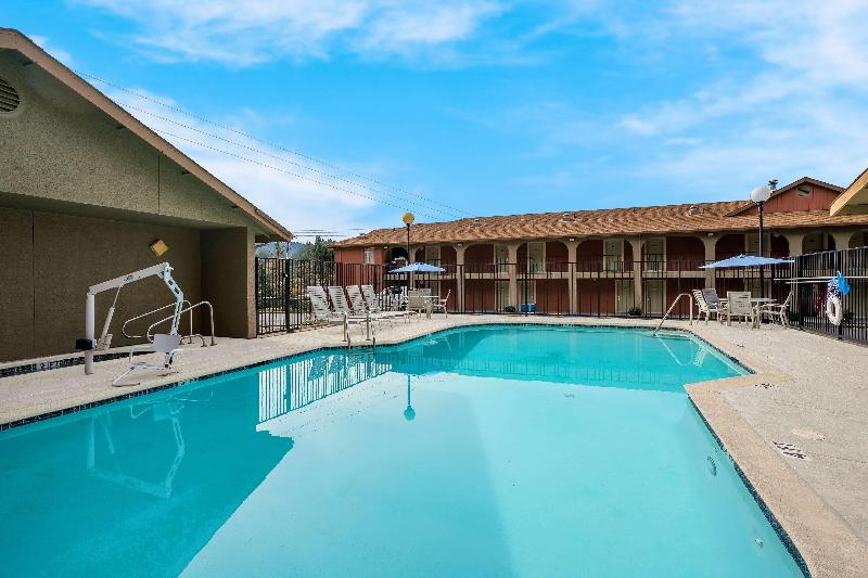 Best Western Willits Inn image