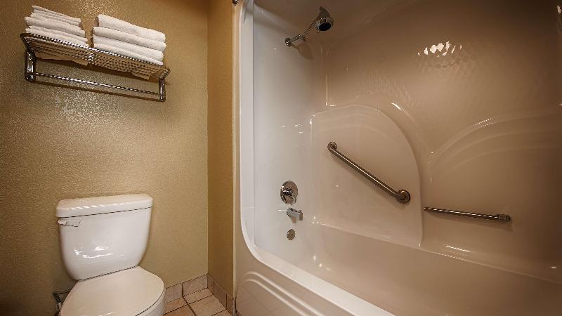 Best Western Willits Inn image