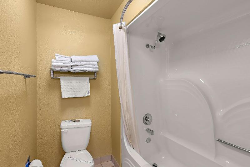 Best Western Willits Inn image
