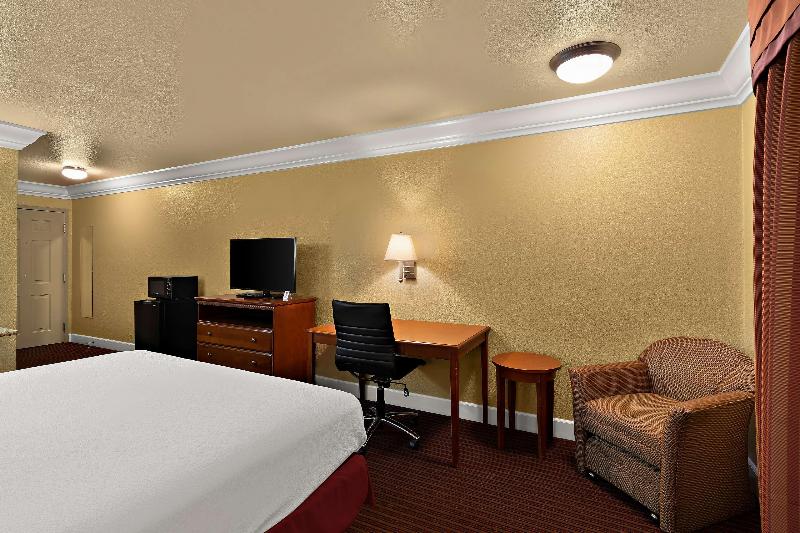 Best Western Willits Inn image