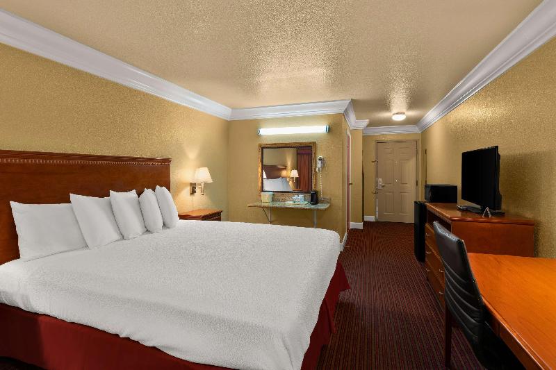 Best Western Willits Inn image