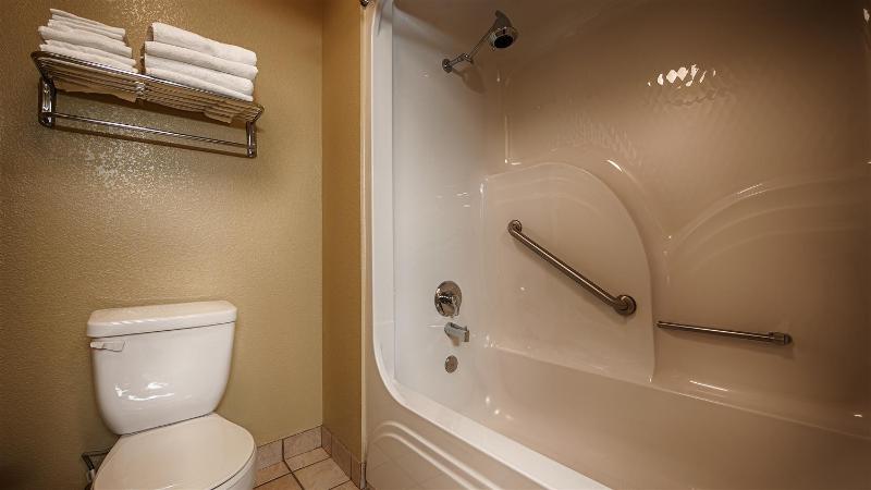 Best Western Willits Inn image