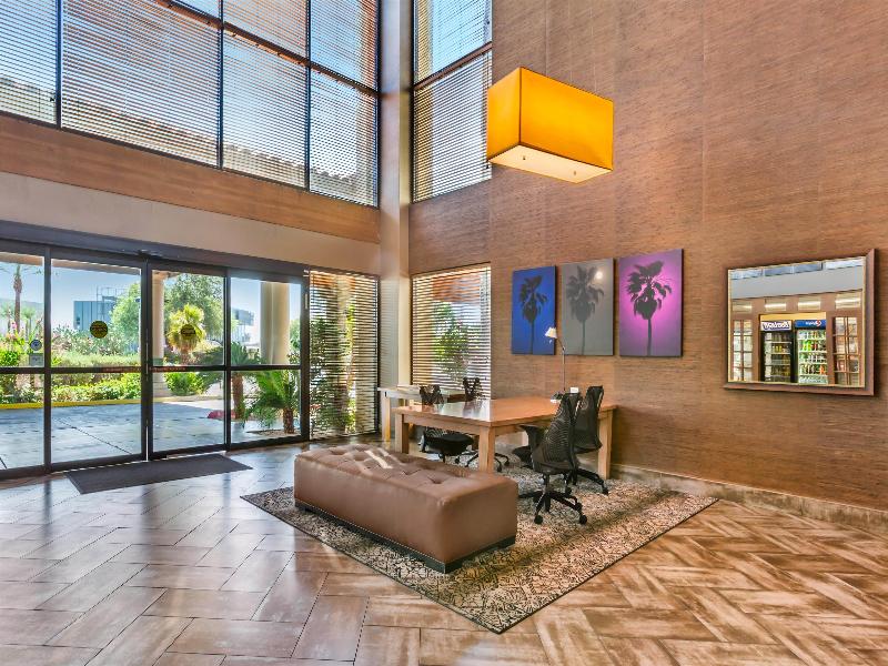 Best Western Plus Scottsdale Thunderbird Suites image