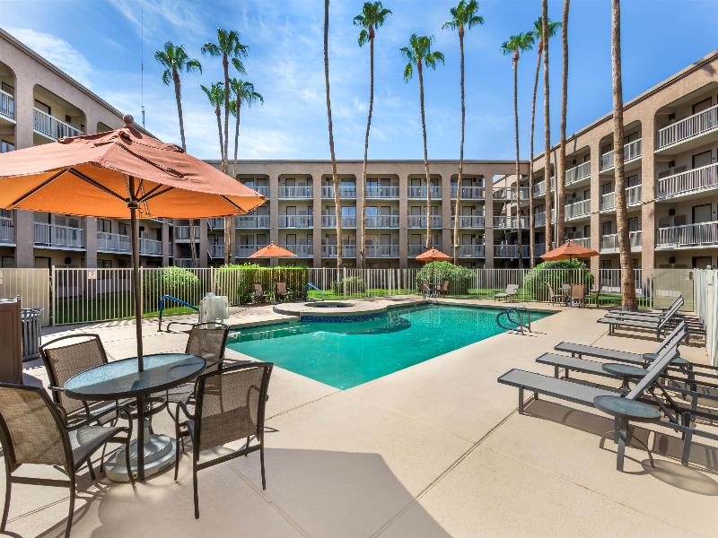 Best Western Plus Scottsdale Thunderbird Suites image