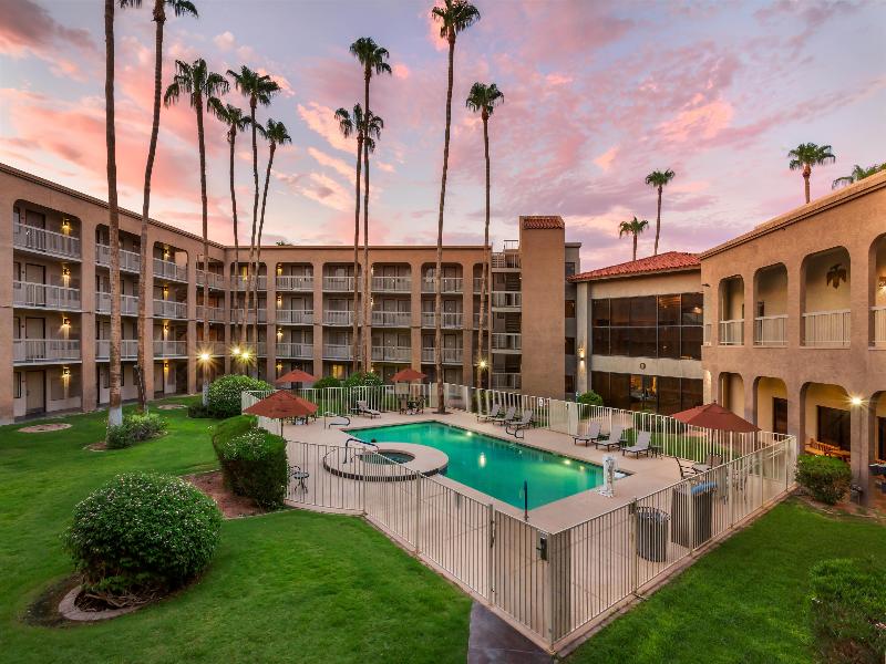 Best Western Plus Scottsdale Thunderbird Suites image
