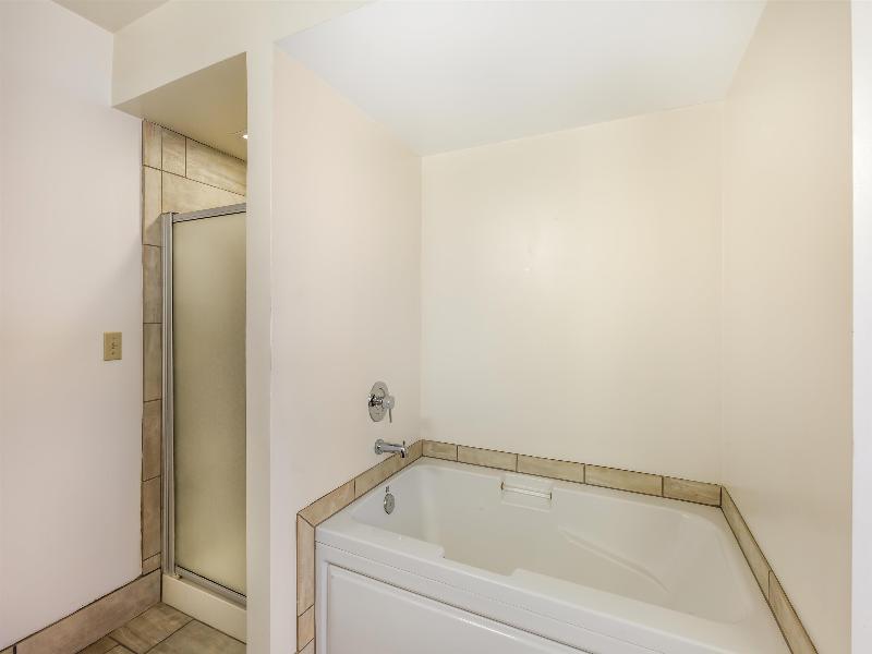 Best Western Plus Scottsdale Thunderbird Suites image