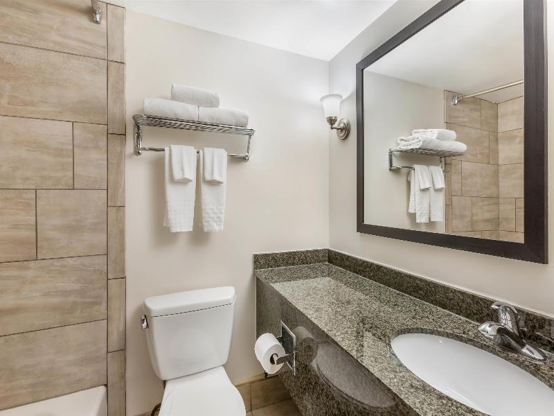 Best Western Plus Scottsdale Thunderbird Suites image