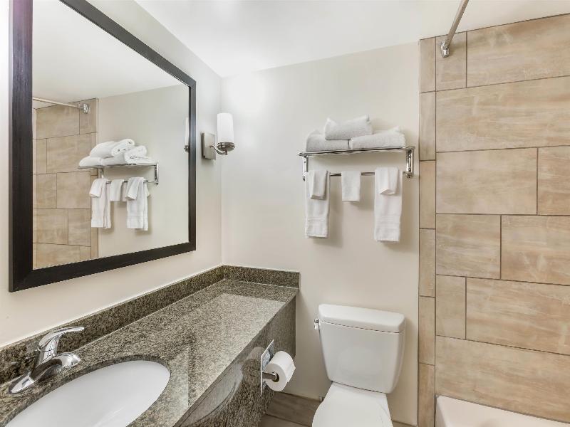 Best Western Plus Scottsdale Thunderbird Suites image
