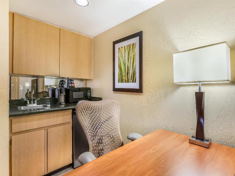 Best Western Plus Scottsdale Thunderbird Suites image