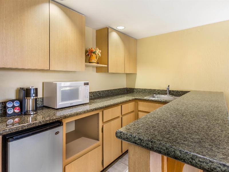Best Western Plus Scottsdale Thunderbird Suites image