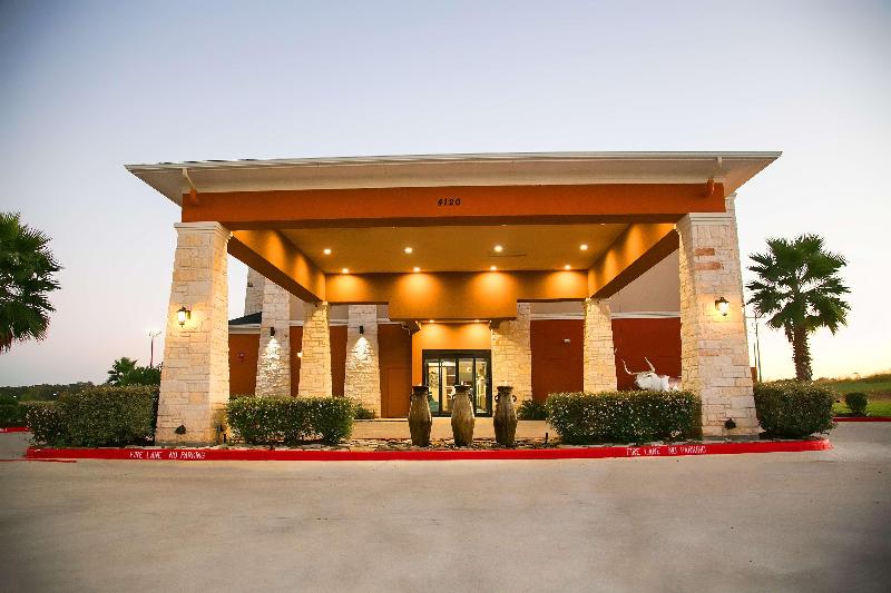 Best Western Plus Williston Hotel & Suites image