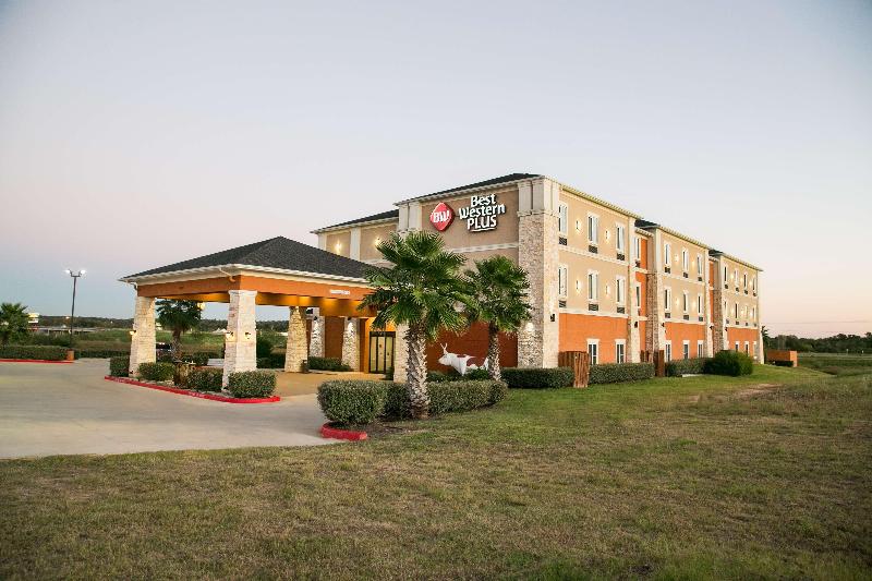 Best Western Plus Williston Hotel & Suites image