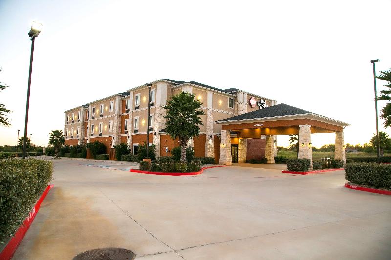 Best Western Plus Williston Hotel & Suites image