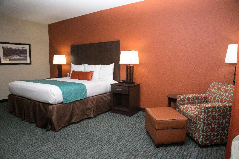 Best Western Plus Williston Hotel & Suites image
