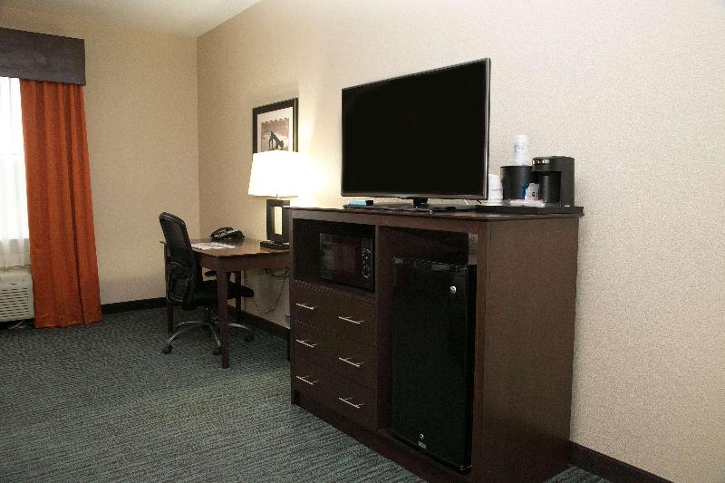 Best Western Plus Williston Hotel & Suites image