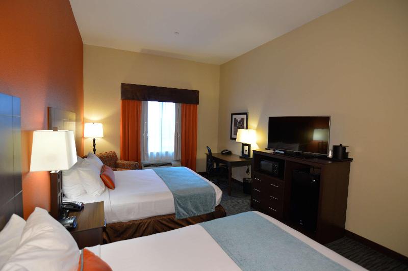 Best Western Plus Williston Hotel & Suites image