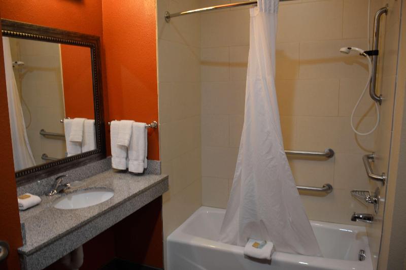 Best Western Plus Williston Hotel & Suites image