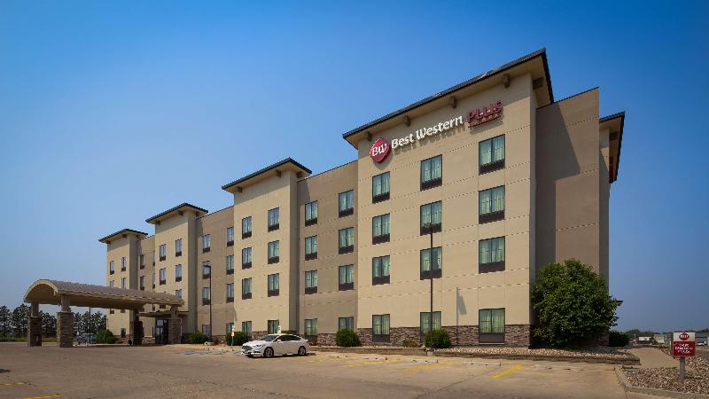 Best Western Plus Williston Hotel & Suites image