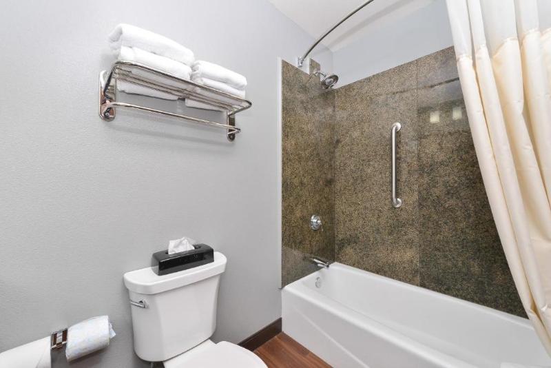 Best Western Plus Williston Hotel & Suites image