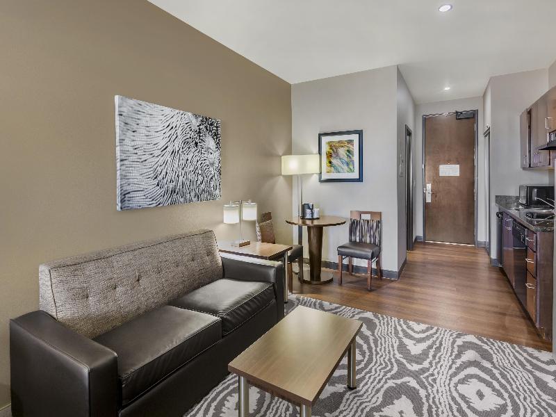 Best Western Plus Williston Hotel & Suites image