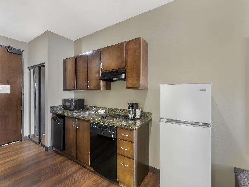 Best Western Plus Williston Hotel & Suites image