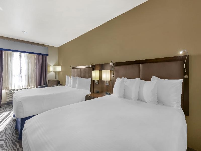 Best Western Plus Williston Hotel & Suites image