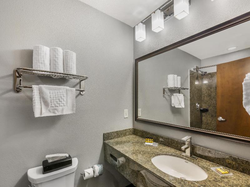 Best Western Plus Williston Hotel & Suites image