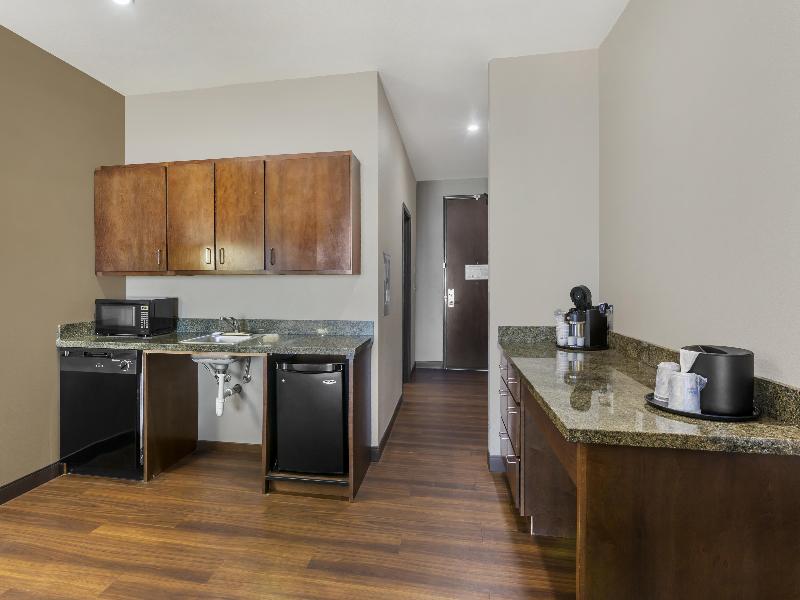 Best Western Plus Williston Hotel & Suites image