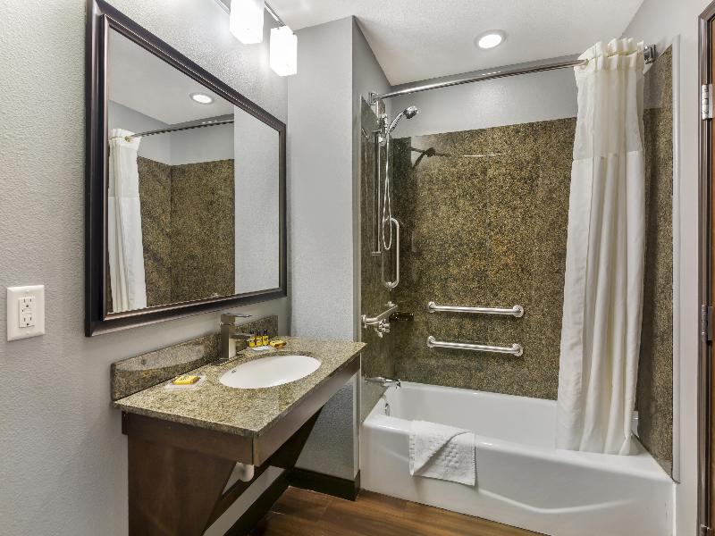 Best Western Plus Williston Hotel & Suites image
