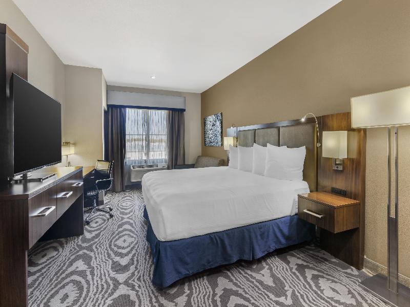 Best Western Plus Williston Hotel & Suites image