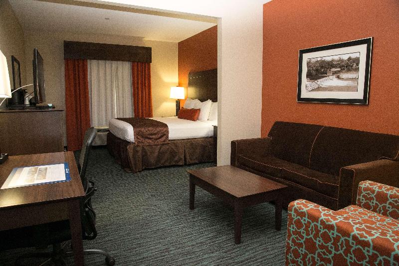 Best Western Plus Williston Hotel & Suites image