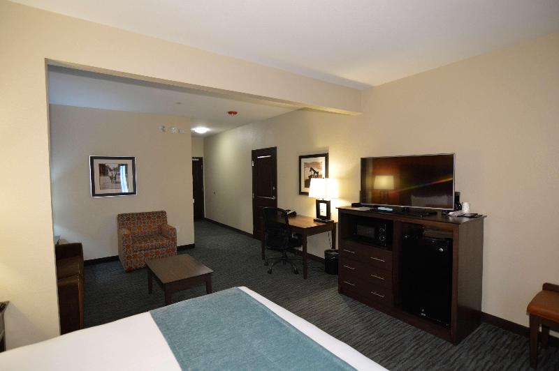 Best Western Plus Williston Hotel & Suites image