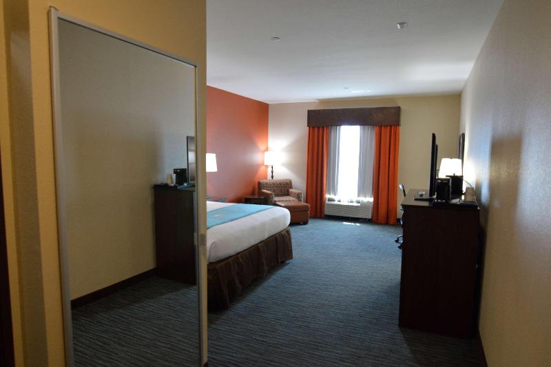 Best Western Plus Williston Hotel & Suites image