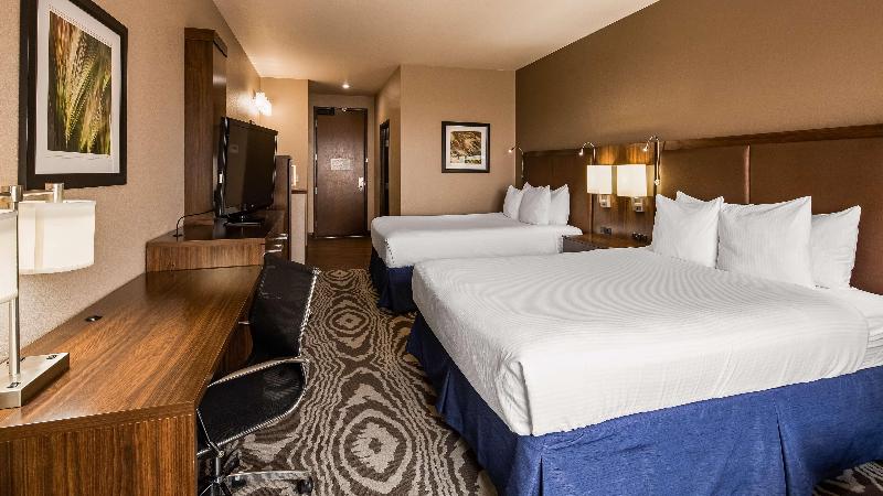 Best Western Plus Williston Hotel & Suites image