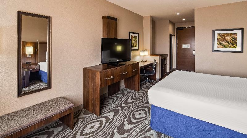 Best Western Plus Williston Hotel & Suites image
