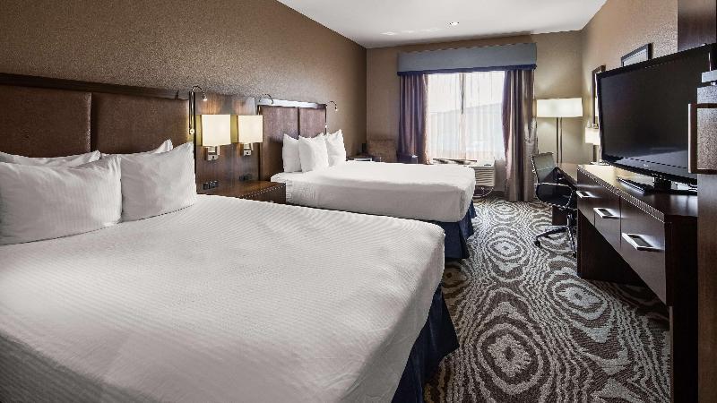 Best Western Plus Williston Hotel & Suites image