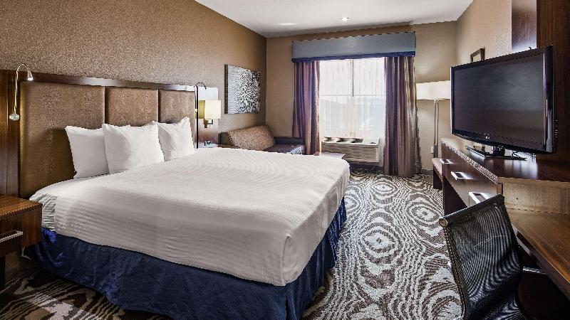 Best Western Plus Williston Hotel & Suites image