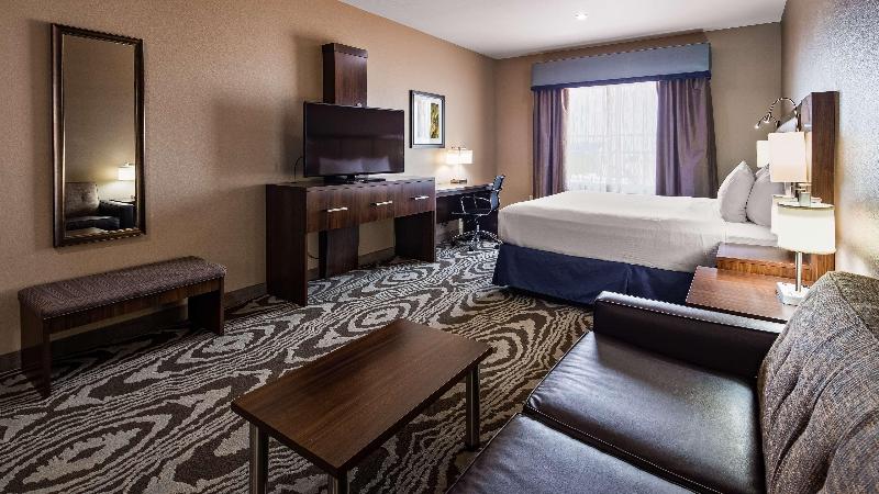 Best Western Plus Williston Hotel & Suites image