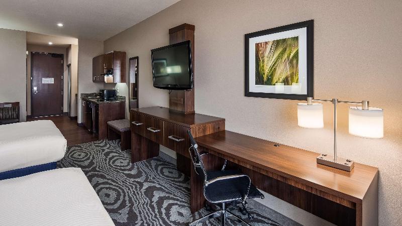 Best Western Plus Williston Hotel & Suites image